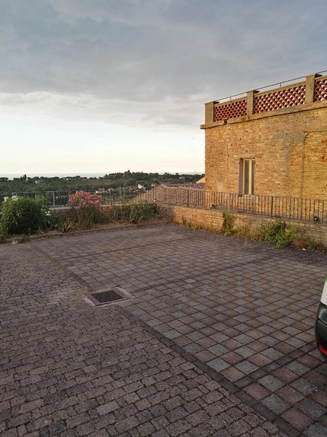 Belvedere House Hotel Civitanova Alta Exterior photo